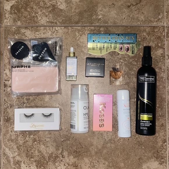 Luxury beauty bundle - Picture 1 of 10